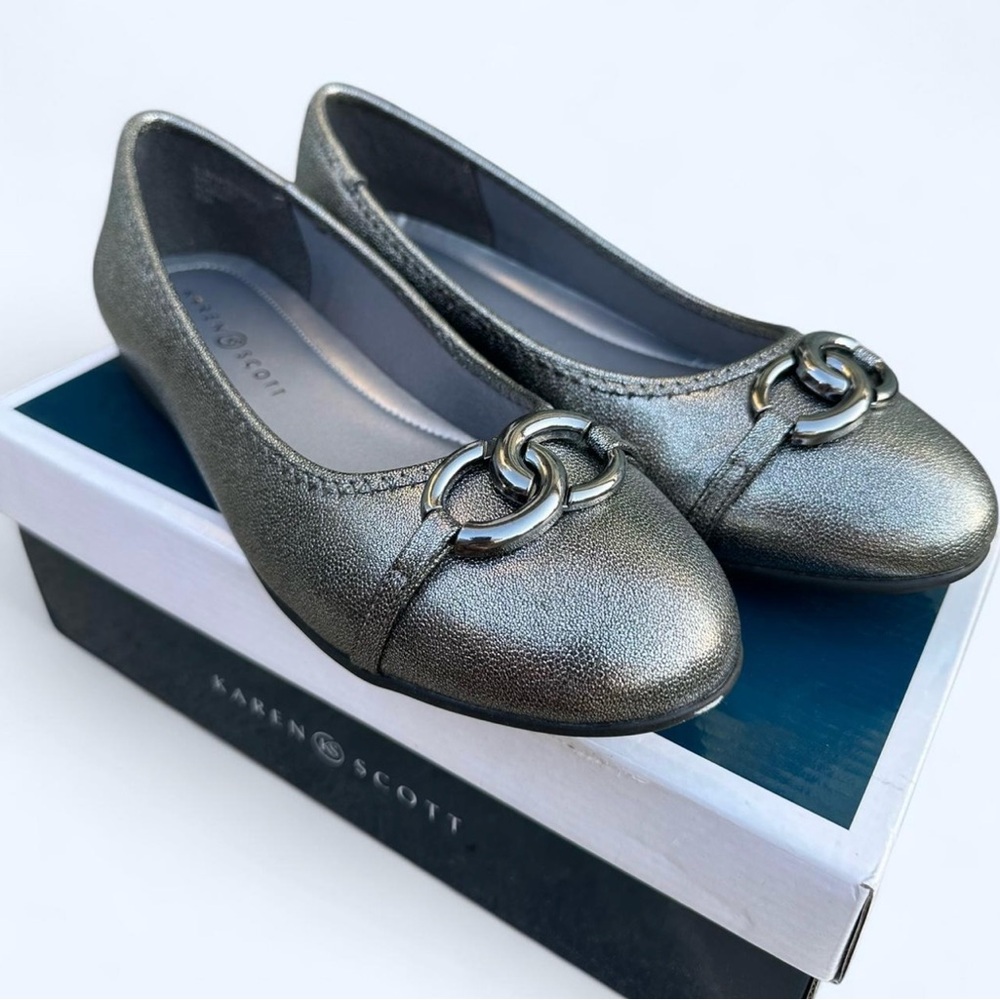 Karen Scott Women's Silver Flats